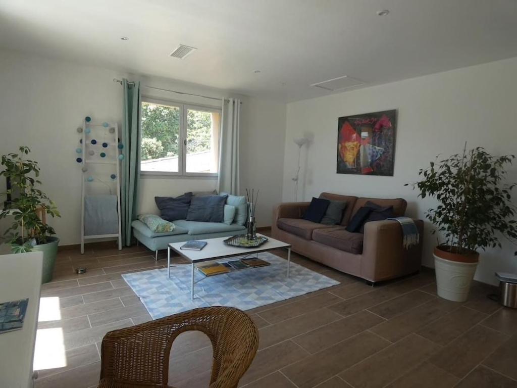 Villa Pierre Blanche Le Calme A 5Mn Du Centre Ville نيم المظهر الخارجي الصورة