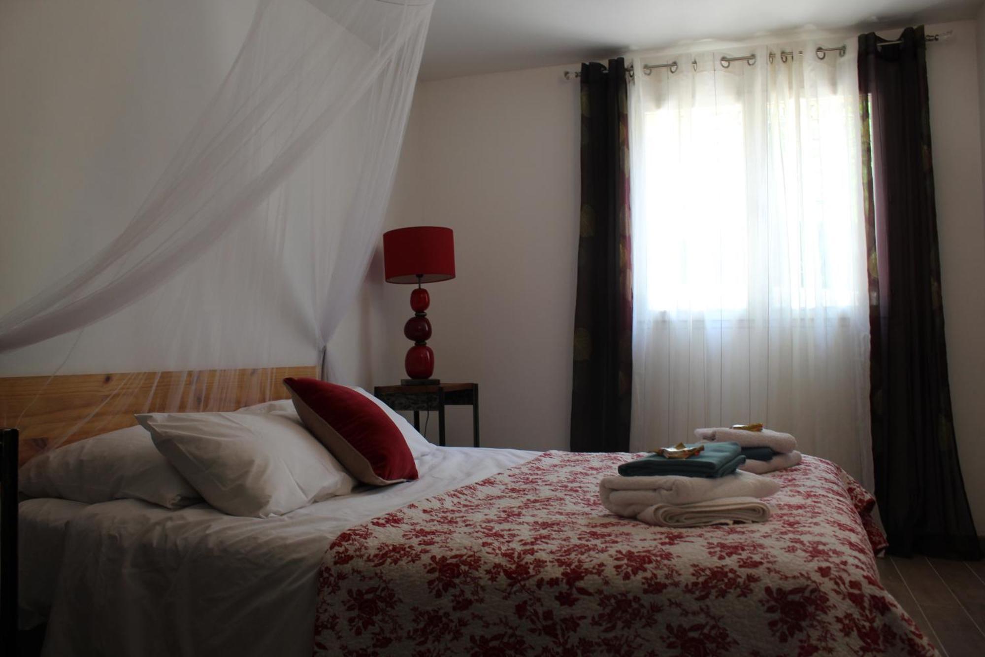 Villa Pierre Blanche Le Calme A 5Mn Du Centre Ville نيم المظهر الخارجي الصورة