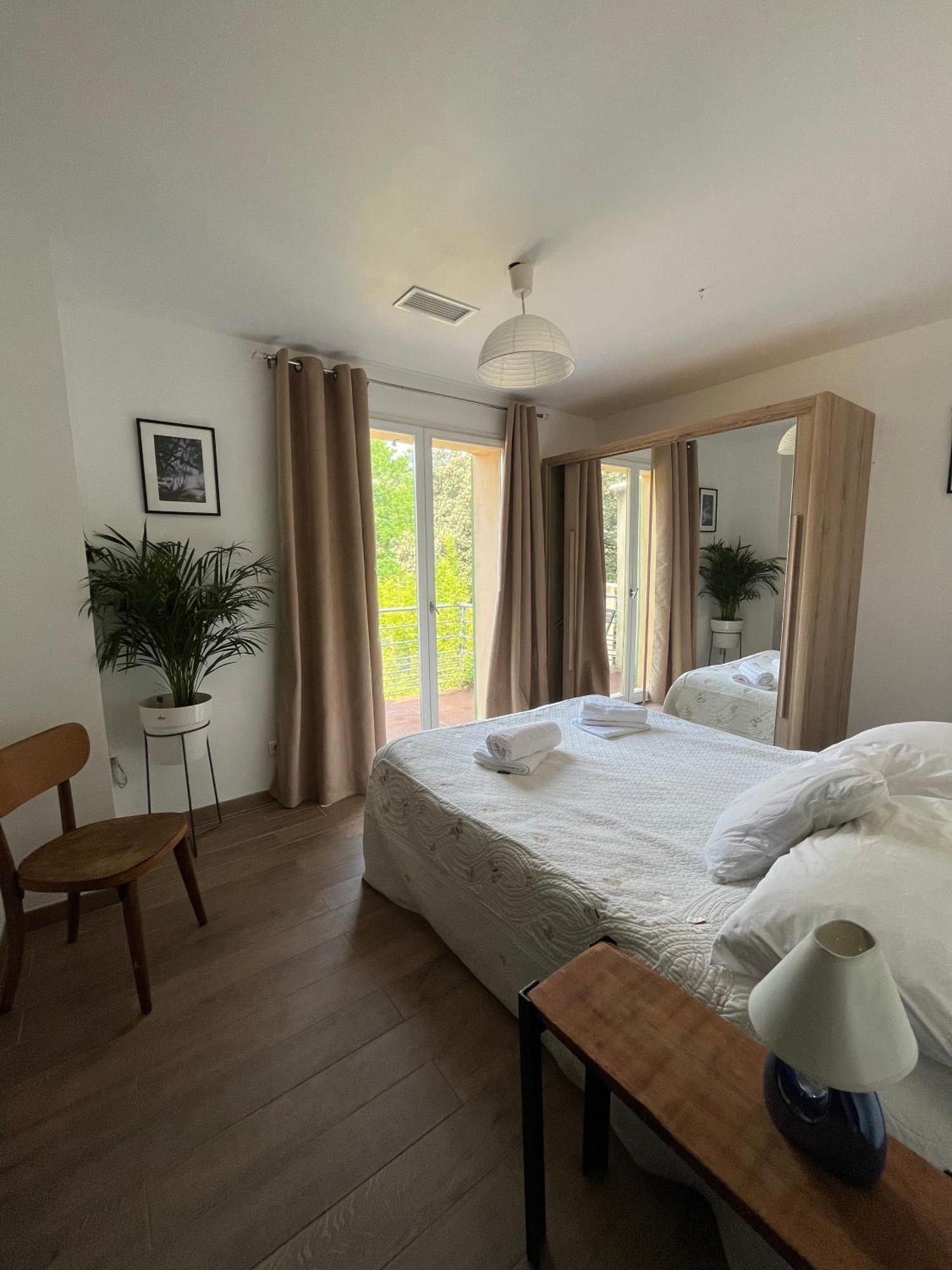 Villa Pierre Blanche Le Calme A 5Mn Du Centre Ville نيم المظهر الخارجي الصورة